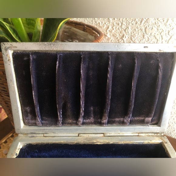 Ornate Silver-tone Heavy Cast Metal French Courtesan Scene Jewelry Box w/Velvet - Picture 12 of 16